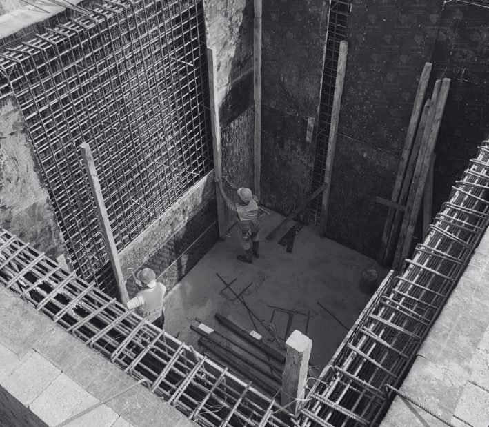 Large-diameter pipe placement